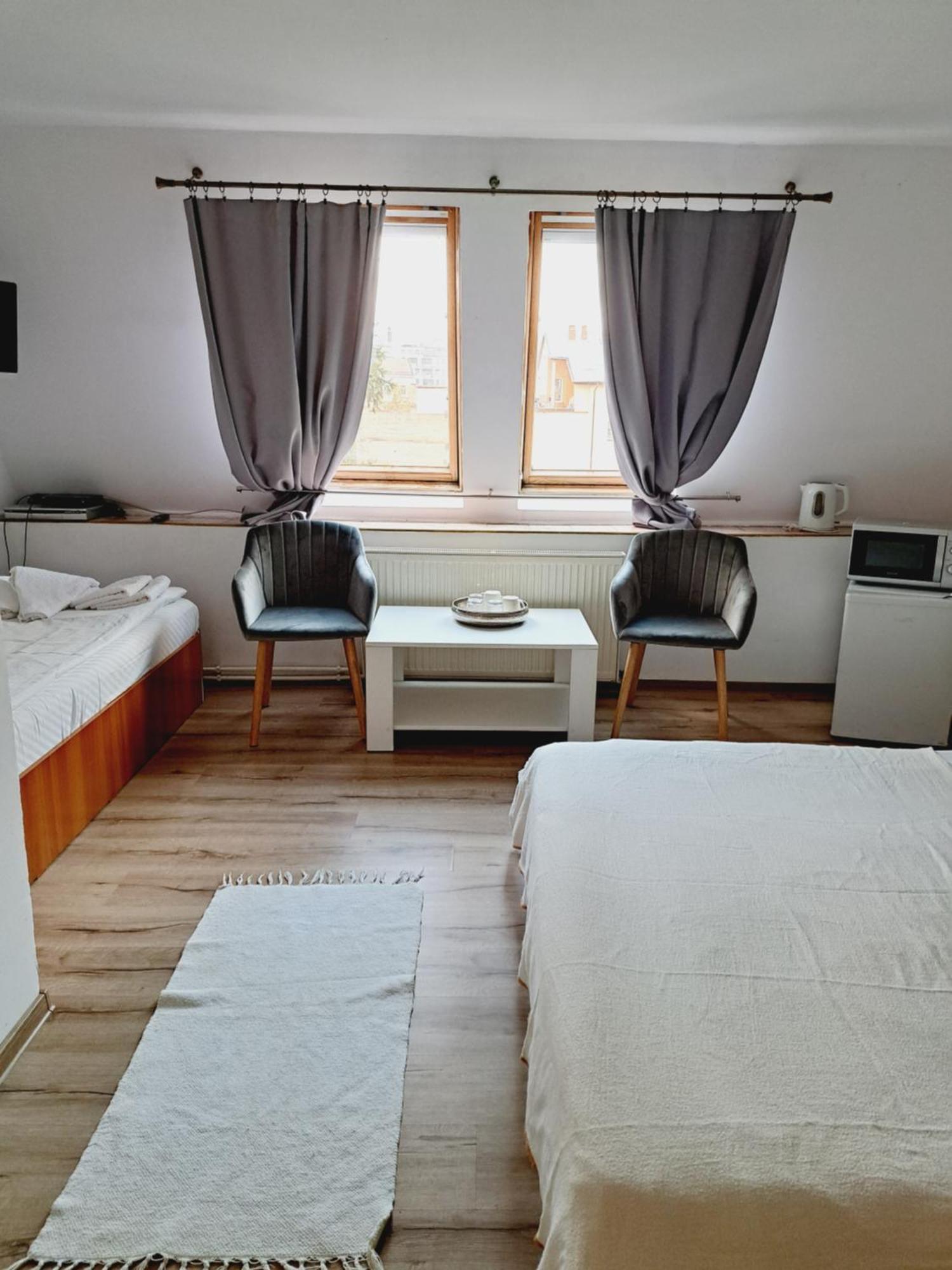 Piccola Italia Casa Racovita Клуж-Напока Екстериор снимка